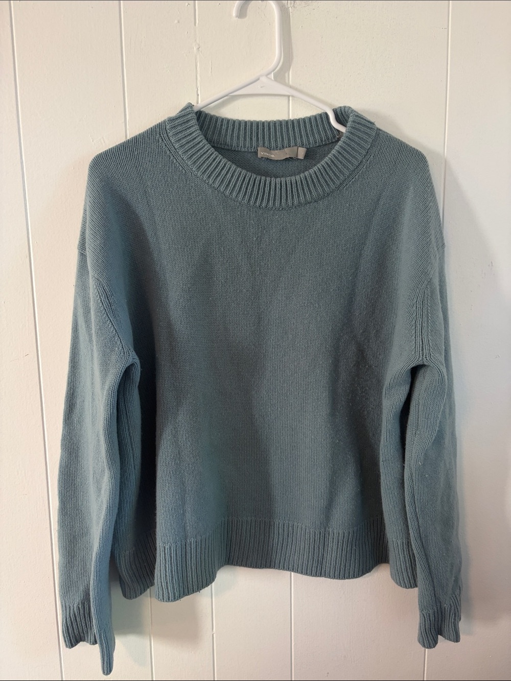 Thick 100% Vince cashmere crew neck sweater